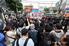 남부골목시장 방문한 김문수 후보