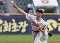 역투하는 두산선발 최민석