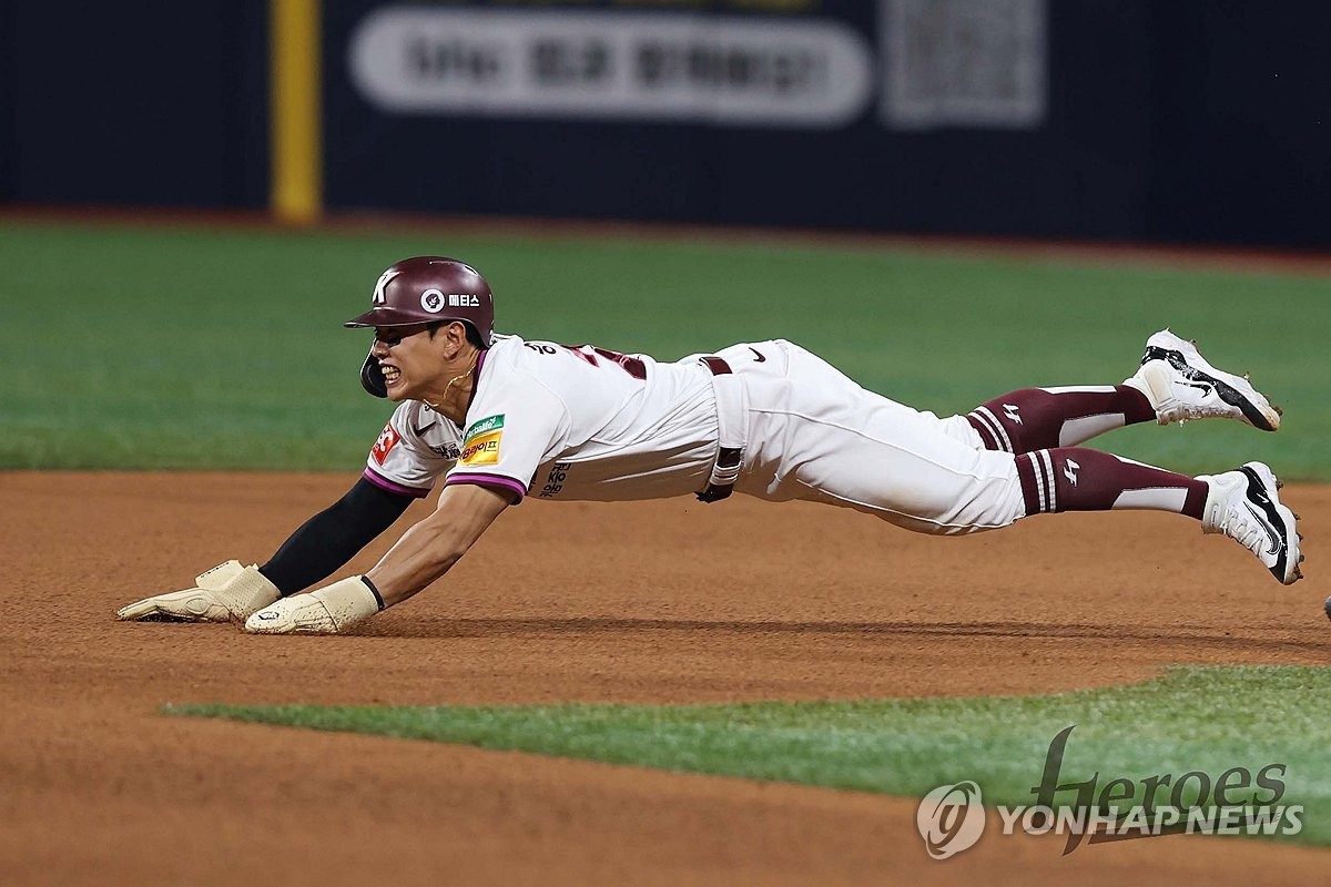 키움 송성문, KBO사 최다 30연속 도루 돌파! 28년 만의 기록 경신