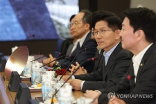 삼성전자 평택캠퍼스 방문, 인사말하는 김문수 후보