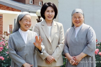 소록도 성당 방문한 김혜경 여사