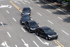 대통령경호처, 장애물 및 강습차량 회피 기동 훈련 공개