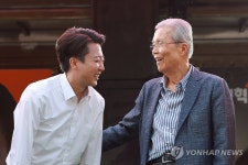 개혁신당 이준석 후보 격려하는 김종인 전 비대위원장