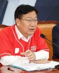 브리핑 하는 정점식 클린선거본부장