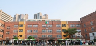 새벽부터 투표하기 위해