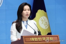 [프로필] 강유정 대통령실 대변인…신춘문예 출신 비례의원