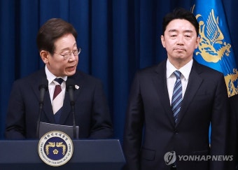 이재명 대통령, 강훈식 비서실장 소개