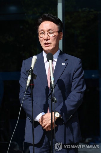 질문에 답하는 김민석 총리 후보자