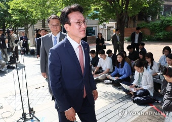 김민석 총리 후보자, 인사청문회 준비 사무실 첫 출근