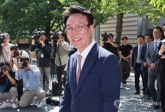 김민석 총리 후보자, 인사청문회 준비 사무실 첫 출근