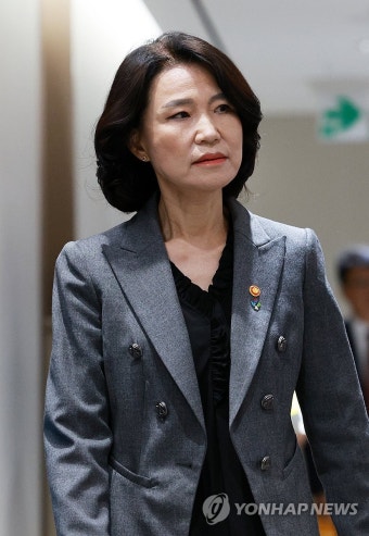 국무회의 참석한 이진숙 방송통신위원장