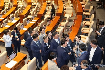 차례차례 김민석 국무총리 후보자와 기념촬영