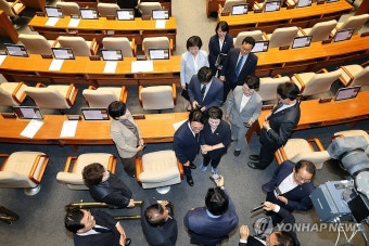 차례차례 김민석 국무총리 후보자와 기념촬영