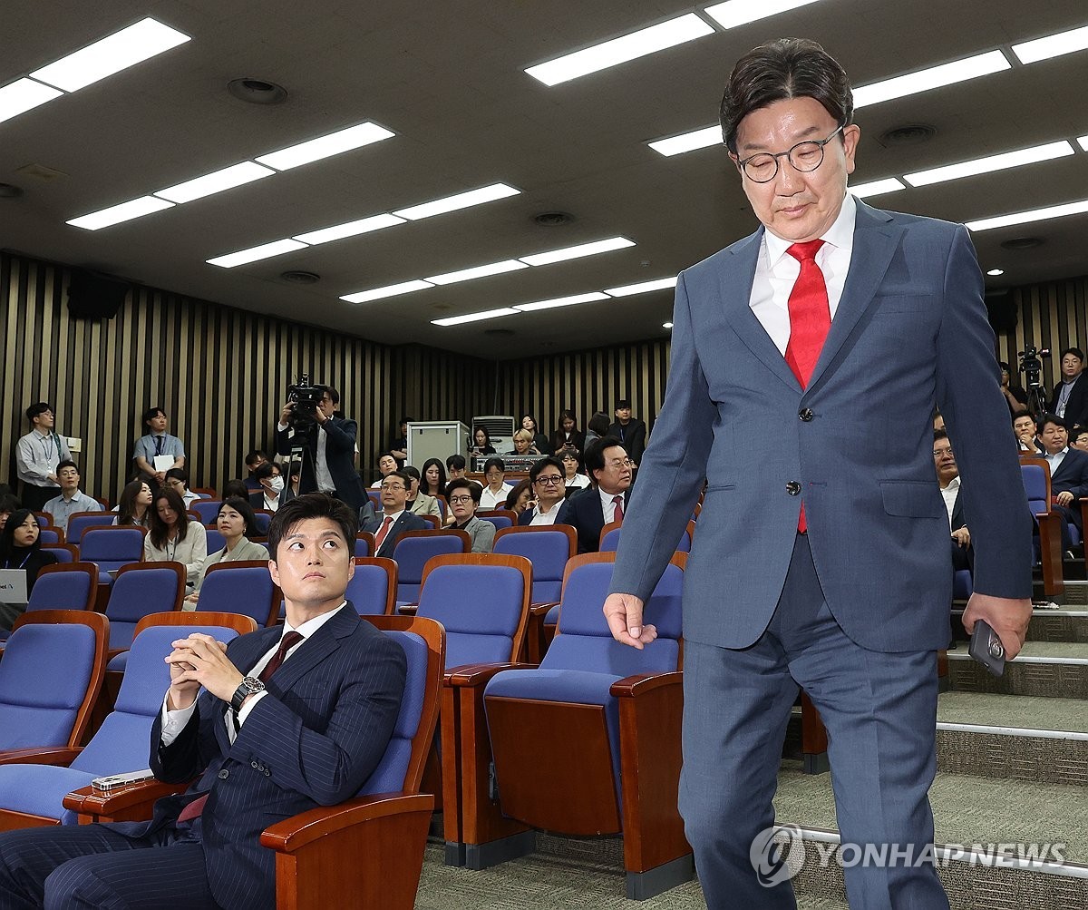 국민의힘, 신임 원내대표로 선출된 송언석 의원…대여 투쟁과 내홍 봉합 과제에 집중