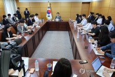 기자간담회하는 김민석 총리 후보자