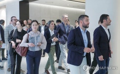 더현대 서울 둘러보는 국제백화점협회