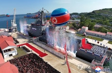 北, 좌초했던 구축함 '강건호' 진수… 김정은 참석