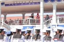 김정은, 신형 구축함 '강건호' 진수식서 연설