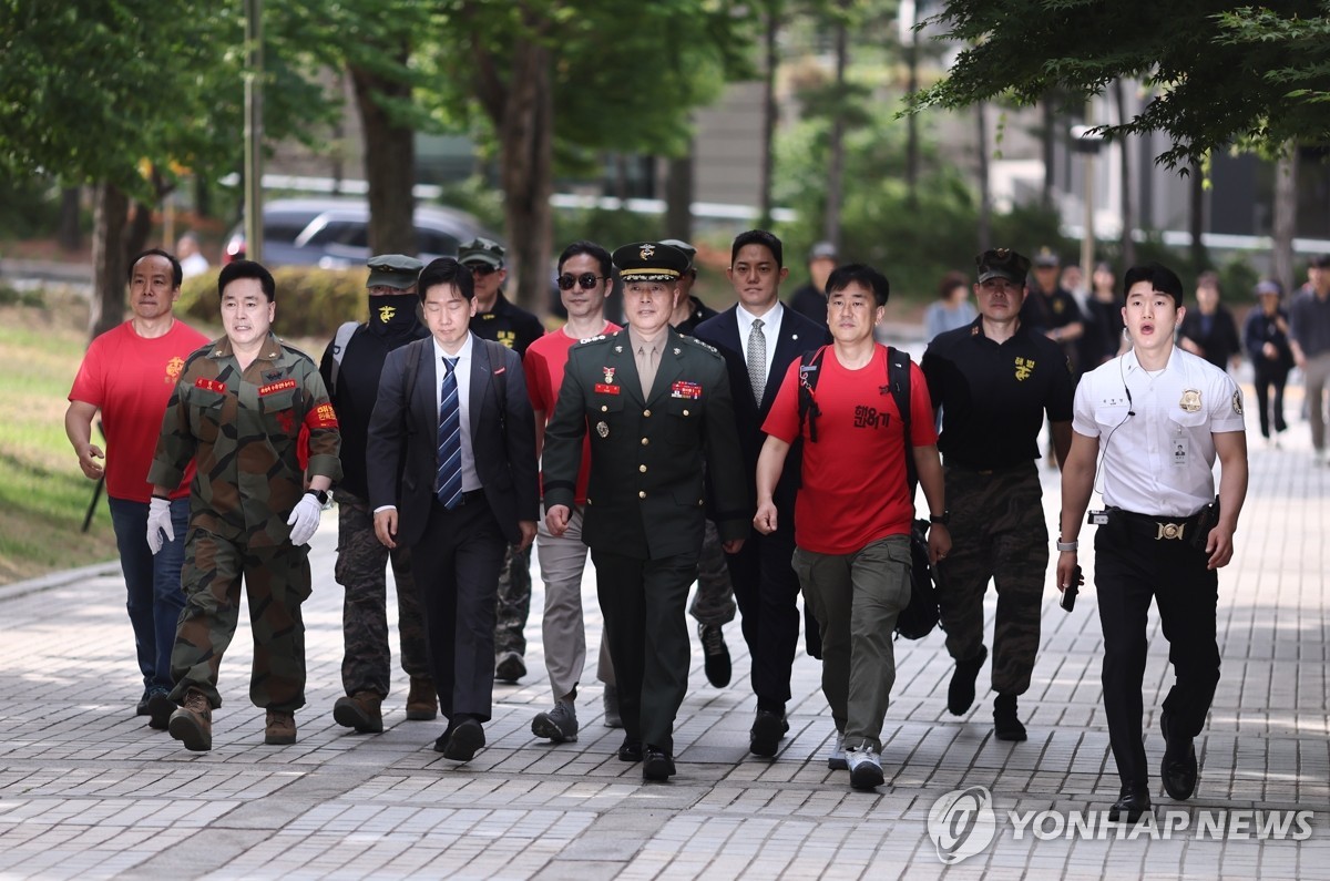 박정훈 전 해병대 수사단장, 2심 공판에서 이종섭 전 장관 증언 예정