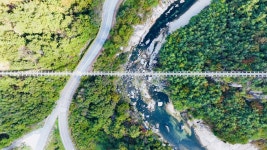 더위는 피하고 추억은 남기고…경남도, 여름 휴가지 18선 소개