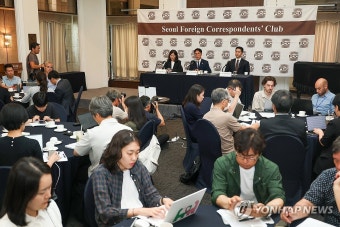 외신기자 만난 김민석 국무총리 후보자