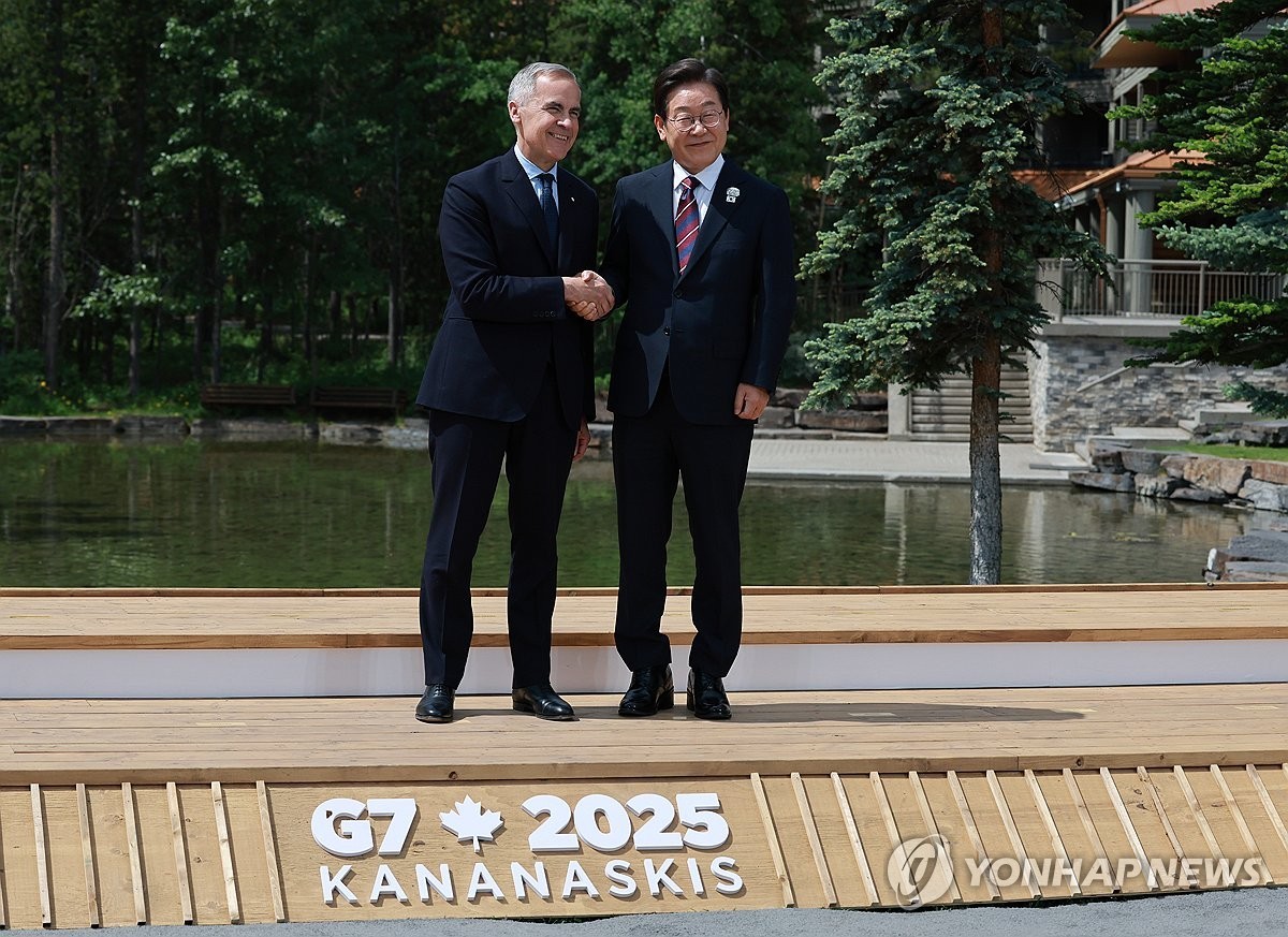 이재명 대통령, 나토 회의 불참 결정과 G7 회의 결과 설명한 여야 지도부와의 오찬 회동
