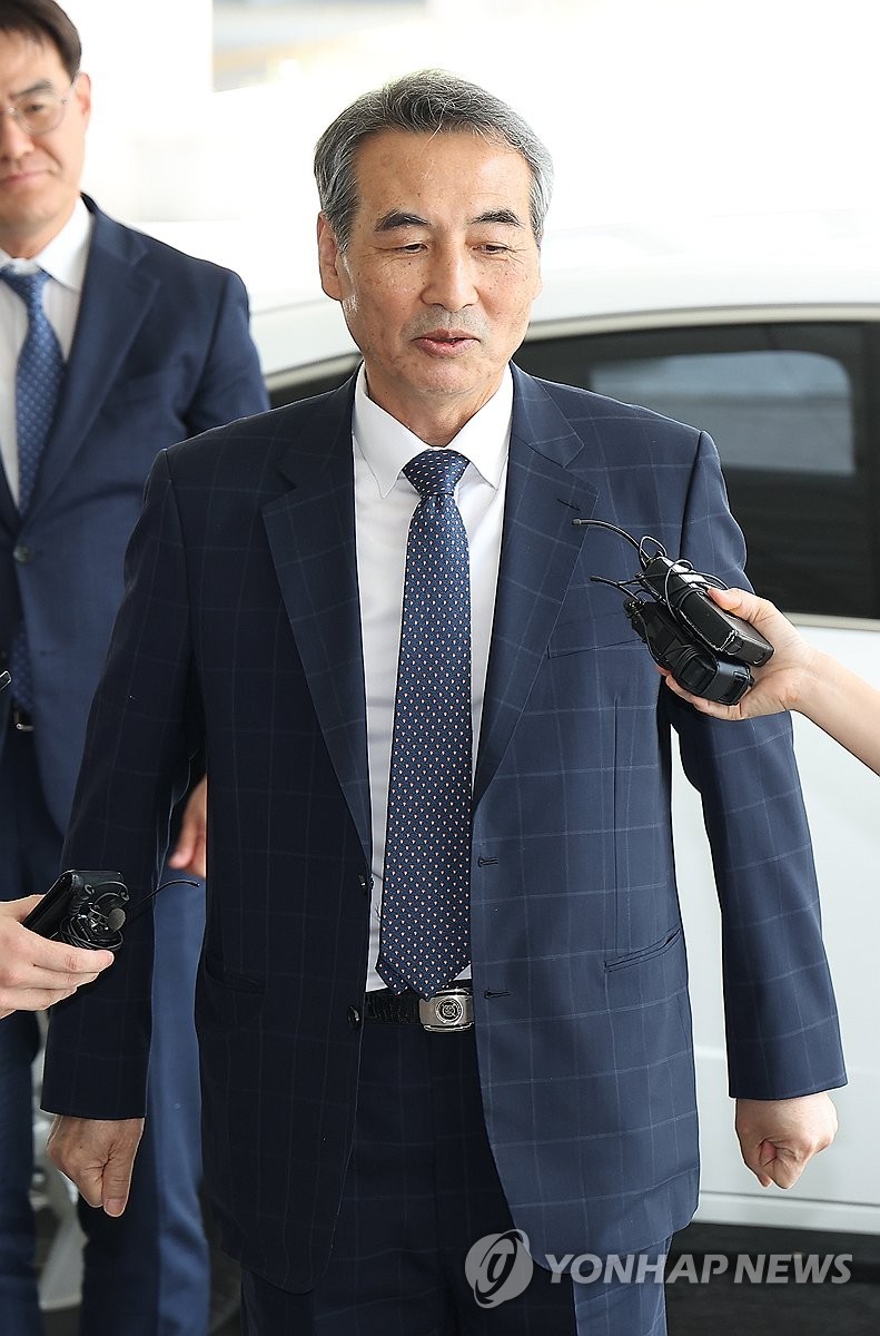 민중기 특검, 주말에도 출근하며 김건희 의혹 수사 본격 준비 중