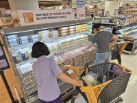 대형마트들, 계란값 안 올린다…이윤 줄이고 가격인상 막아