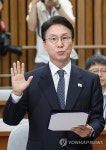 선서하는 김민석 국무총리 후보자