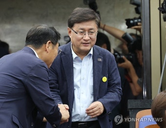 의총 참석하는 김성환 환경부 장관 후보자