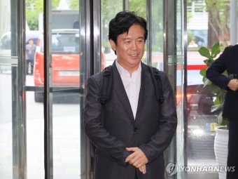 사무실 도착한 김영훈 고용노동부 장관 후보자