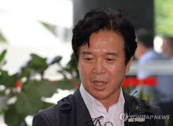 질문에 답하는 김영훈 고용노동부 장관 후보자