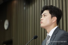 의총서 발언하는 김용태 비상대책위원장