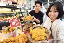 홈플러스, 당당치킨 3주년 맞아 당당 옛날통닭 선봬