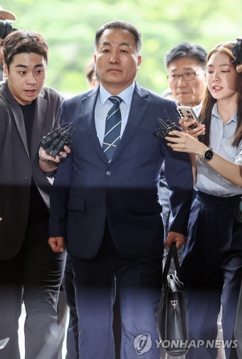 특검 출석하는 김계환 전 해병대사령관