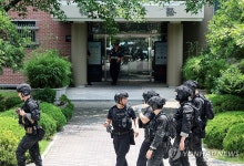 폭발물 수색하는 경찰특공대