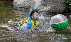 무더위에 찾은 계곡