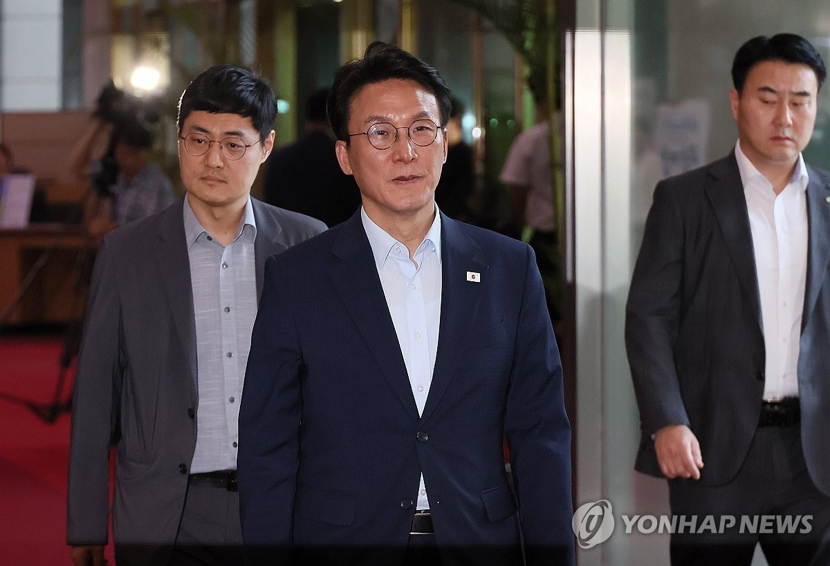 대통령 귀국, 김민석 국무총리와의 만남 강조