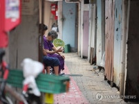 권익위 서울역 쪽방상담소 방문…기록적 폭염속 거주환경 점검