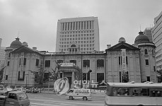 이빨 빠진 한국은행 굴욕史…은행감독권 탈환 묘수는