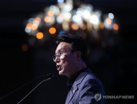 기조연설 하는 김민석 총리