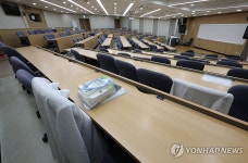 텅 빈 의대 강의실…의대생 복귀는 언제?