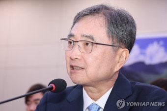 질의 답변하는 조현 외교부 장관 후보자