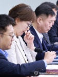 수석·보좌관 회의 참석하는 김현지 총무비서관