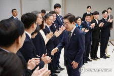 이재명 대통령, 임명장 및 위촉장 수여식 참석자와 인사