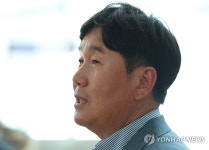 안현민 타석마다 중계 카메라에 잡힌 류지현 야구대표팀 감독