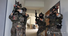 실전 같은 초등학교 테러 대비 훈련