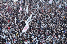 폭염 속 록 즐기는 관객들