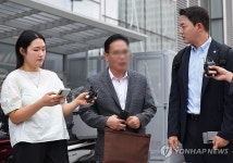 기자회견 참석한 김태열 전 미래한국연구소장