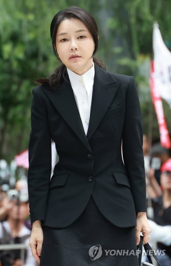 김건희 여사, 특검 첫 출석